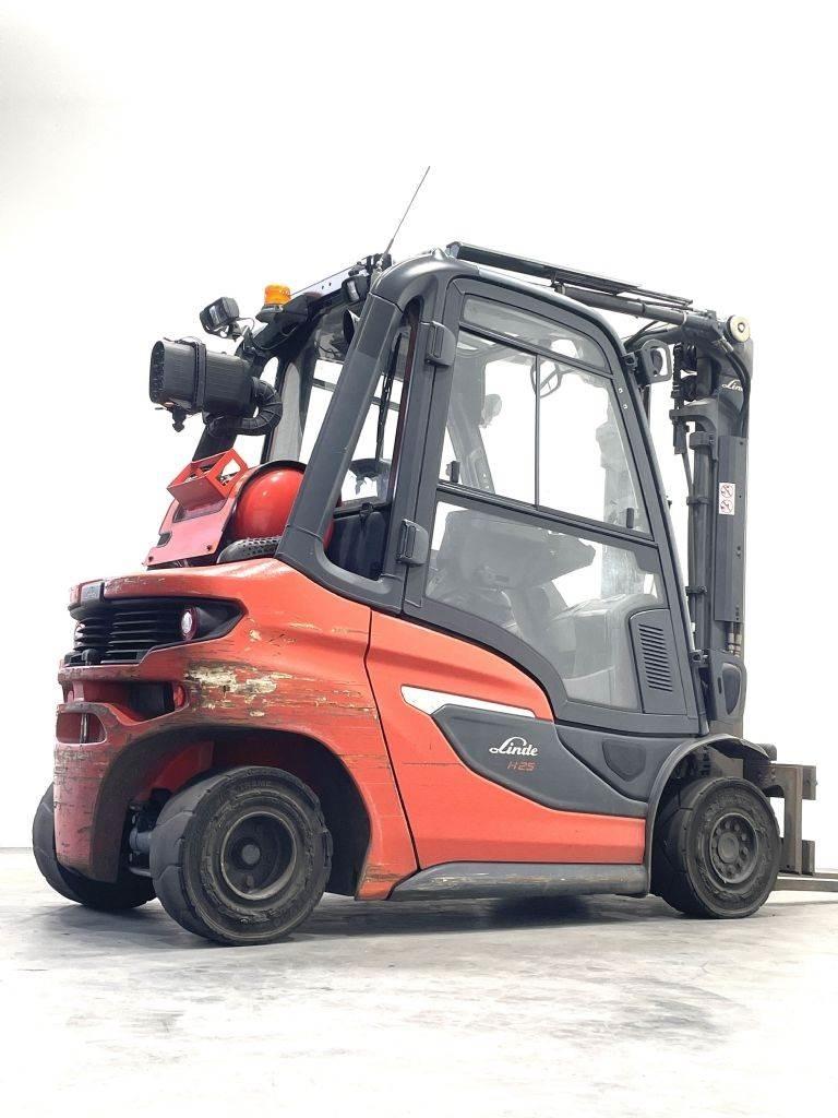 Linde H25T-01-1202 Plinski viljuškari