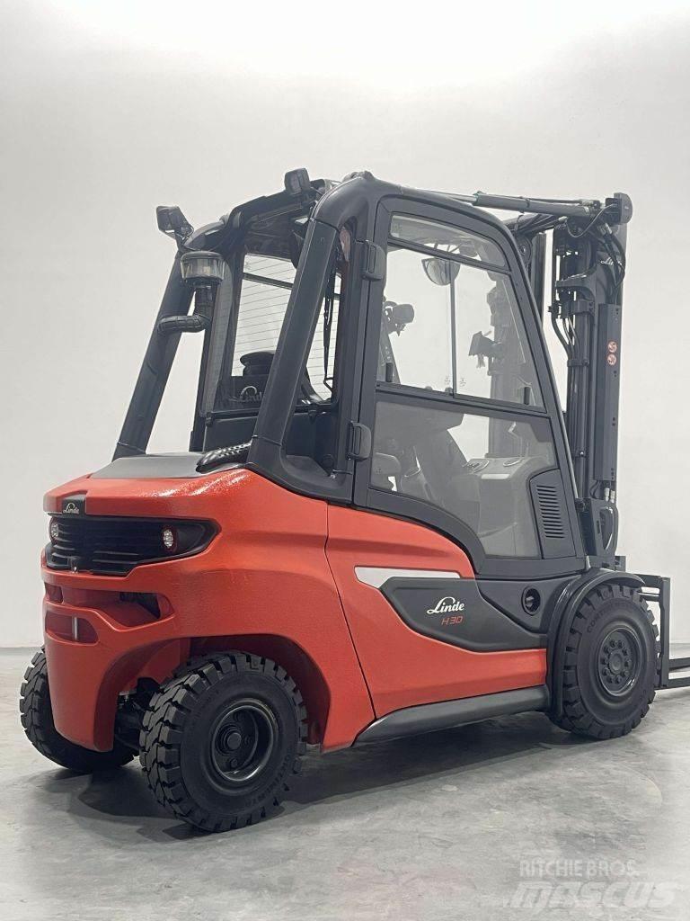 Linde H30D-01-1202 Dizelski viljuškari