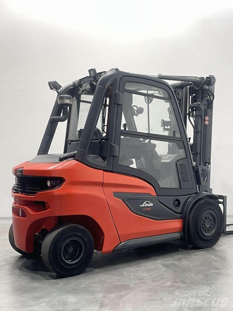 Linde H30D-01-1202 Dizelski viljuškari