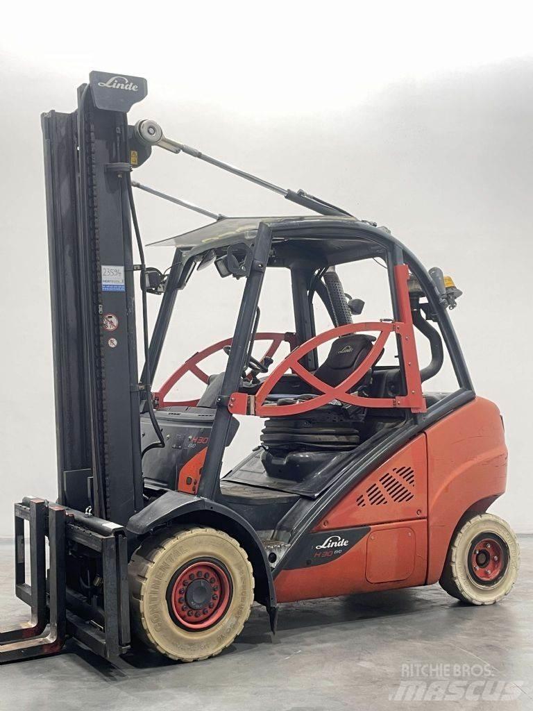 Linde H30D-02-393 Dizelski viljuškari