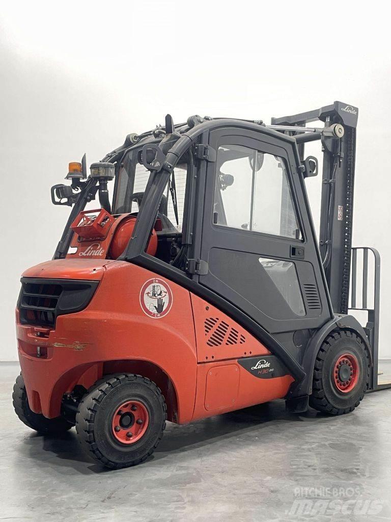 Linde H30T-02-393 Plinski viljuškari