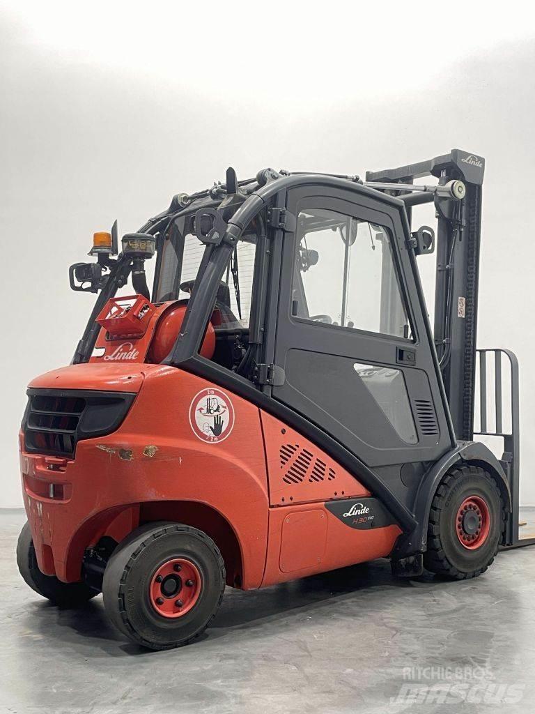 Linde H30T-02-393 Plinski viljuškari