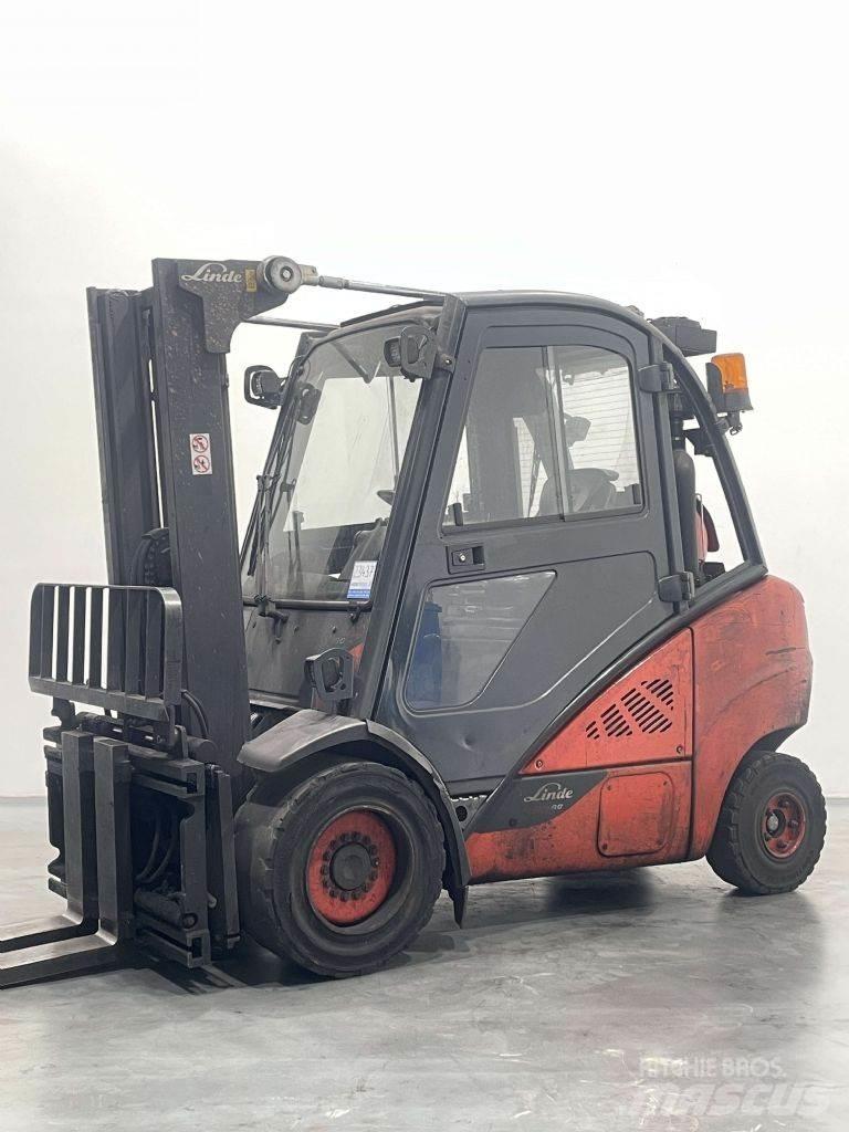Linde H30T-02-393 Plinski viljuškari