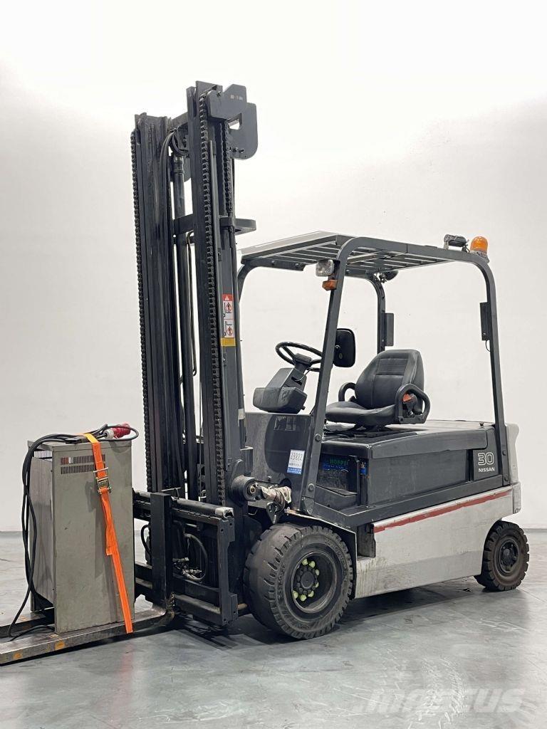 Nissan GQ02L30CU Električni viljuškari