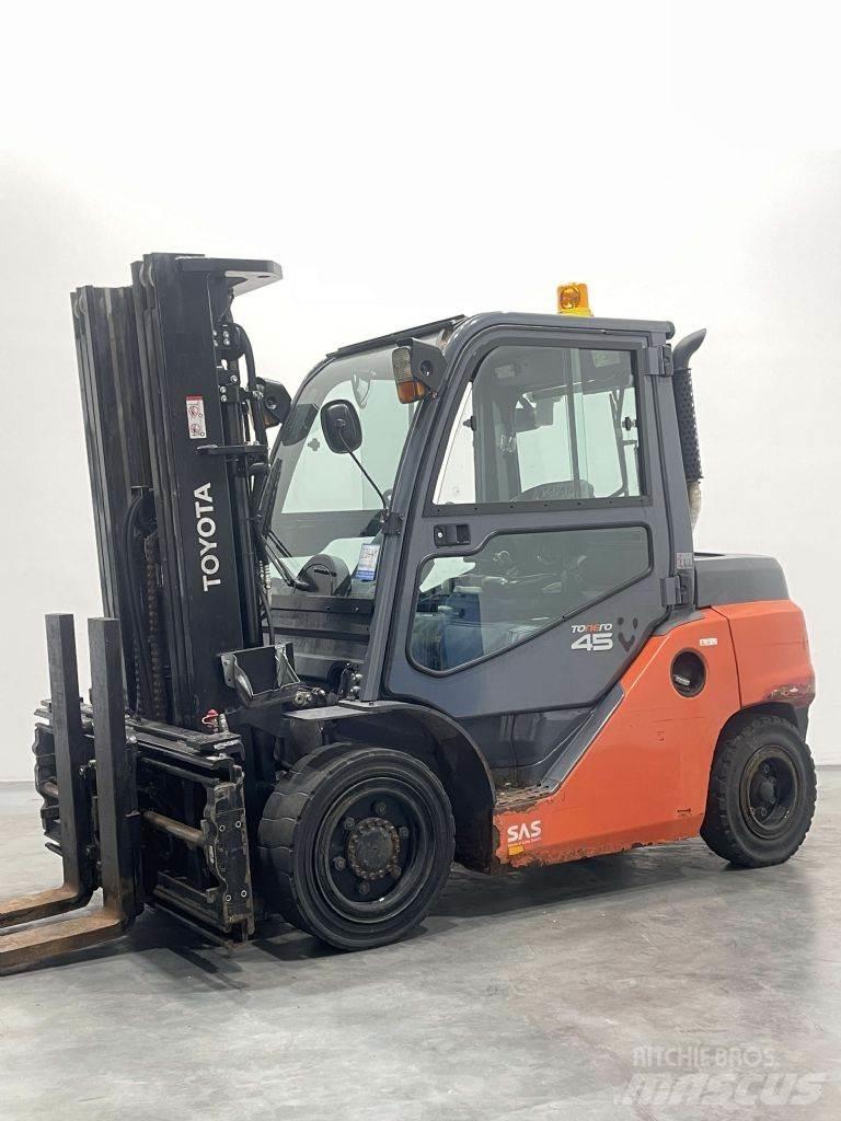 Toyota 40-8FD40N Dizelski viljuškari