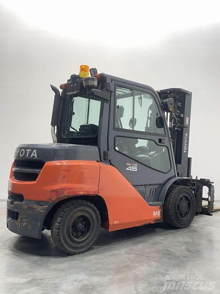 Toyota 40-8FD40N Dizelski viljuškari
