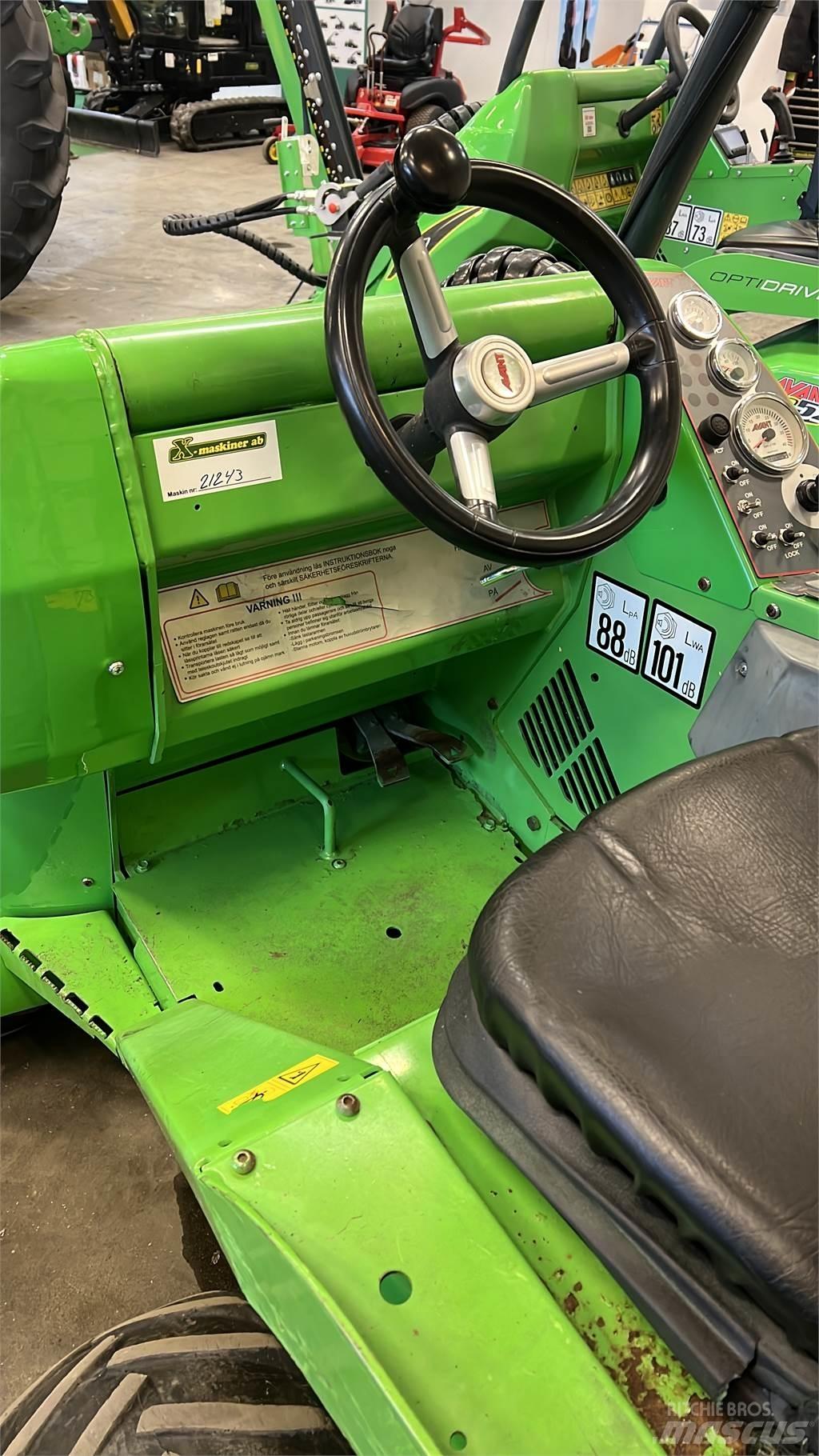 Avant 630 Beg Skid steer mini utovarivači