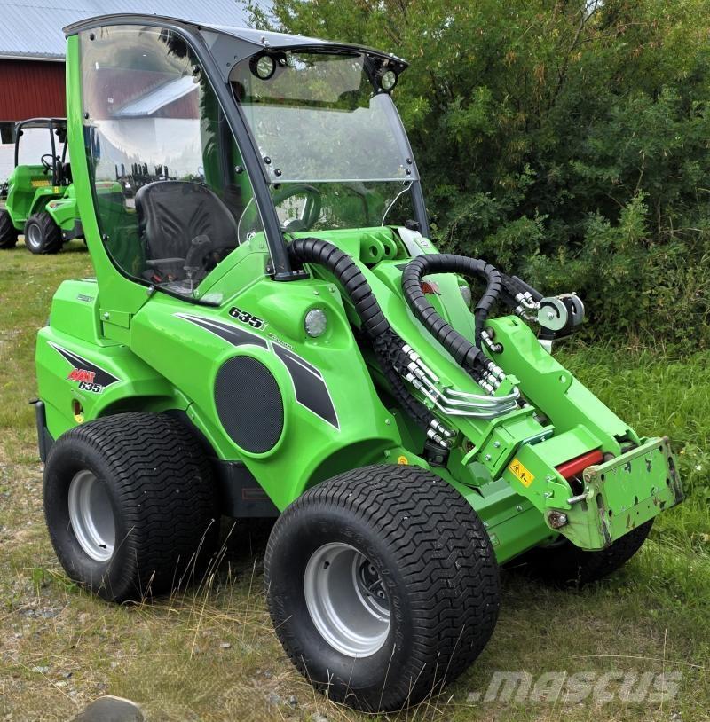 Avant 635i med L-hytt Skid steer mini utovarivači