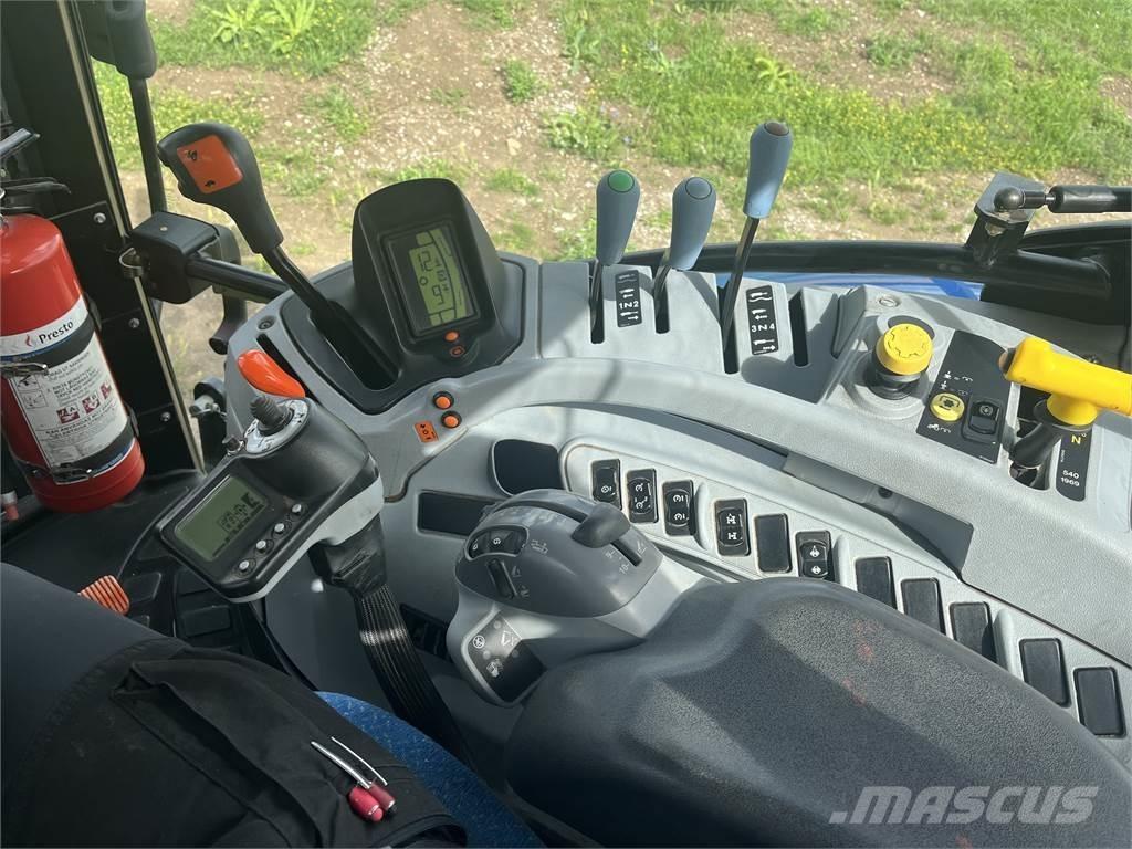 Ford New Holland T6040 Traktori