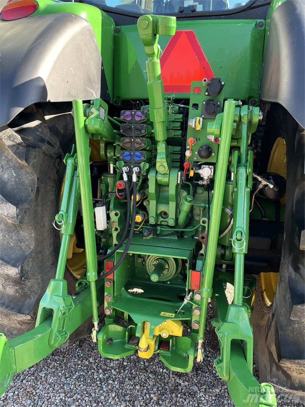 John Deere 8370R Traktori