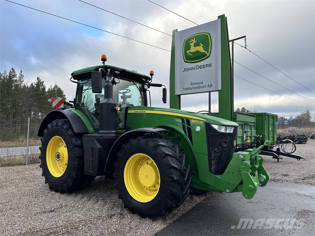 John Deere 8370R Traktori