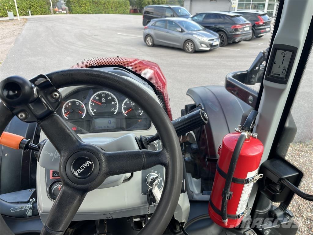 Valtra N174 Traktori