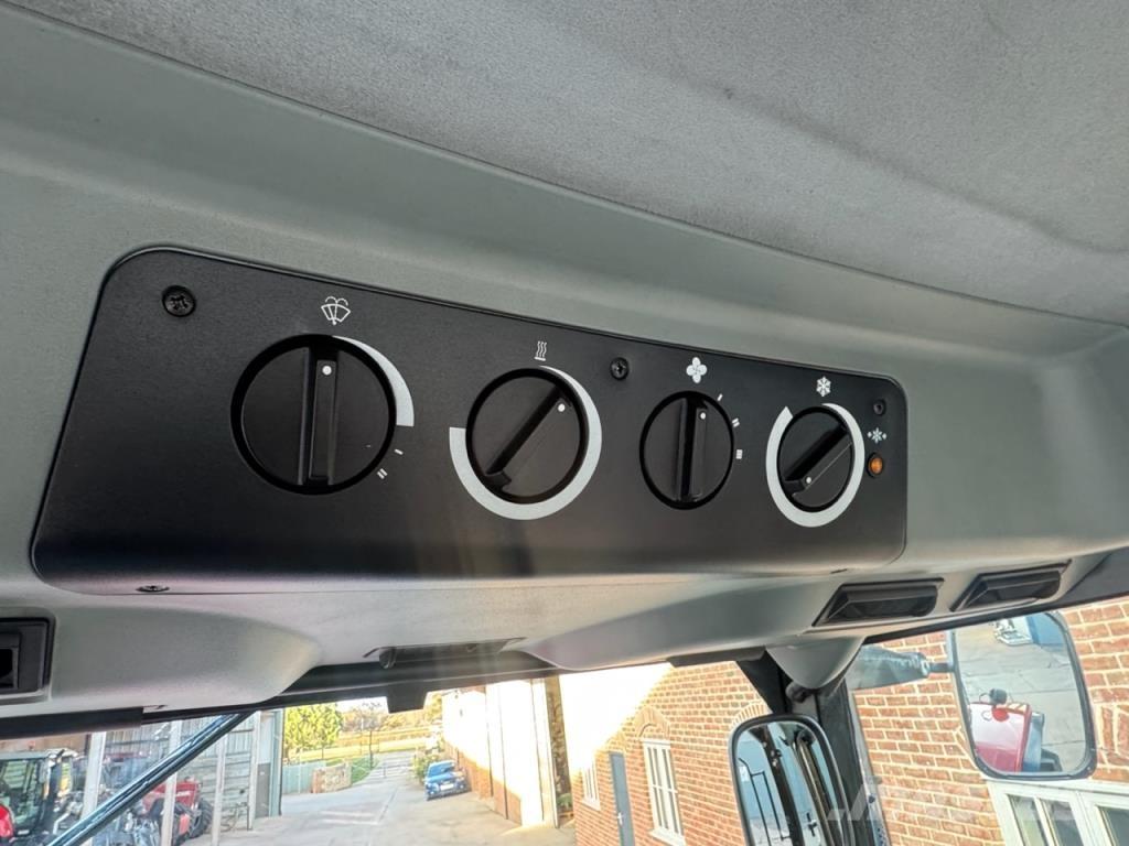 CASE MX 135 Traktori