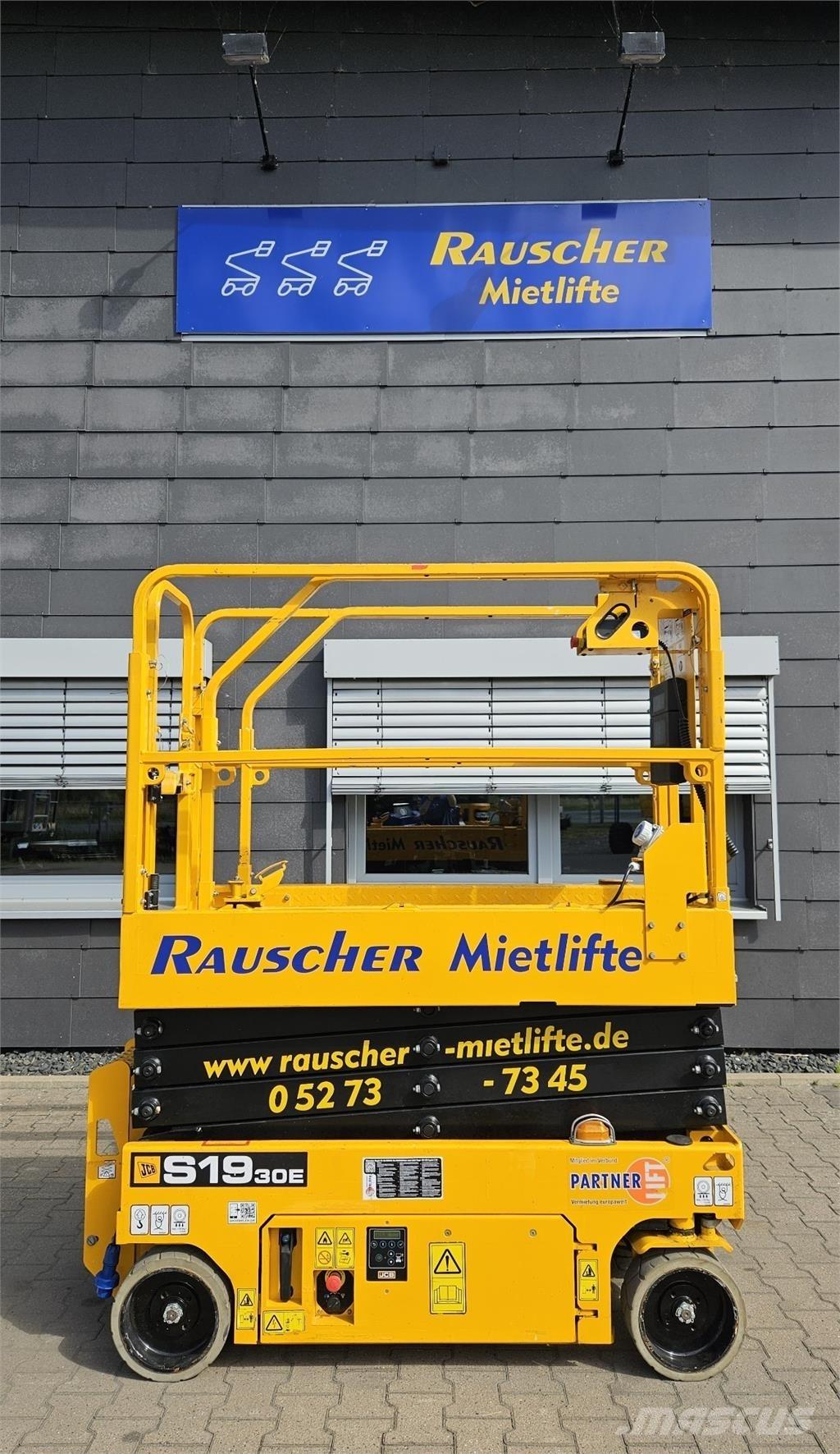 JCB S1930E Vučne prikolice se podiznom košarom
