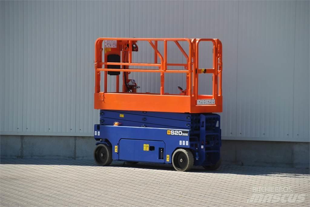 JCB S2032E Makazaste platforme