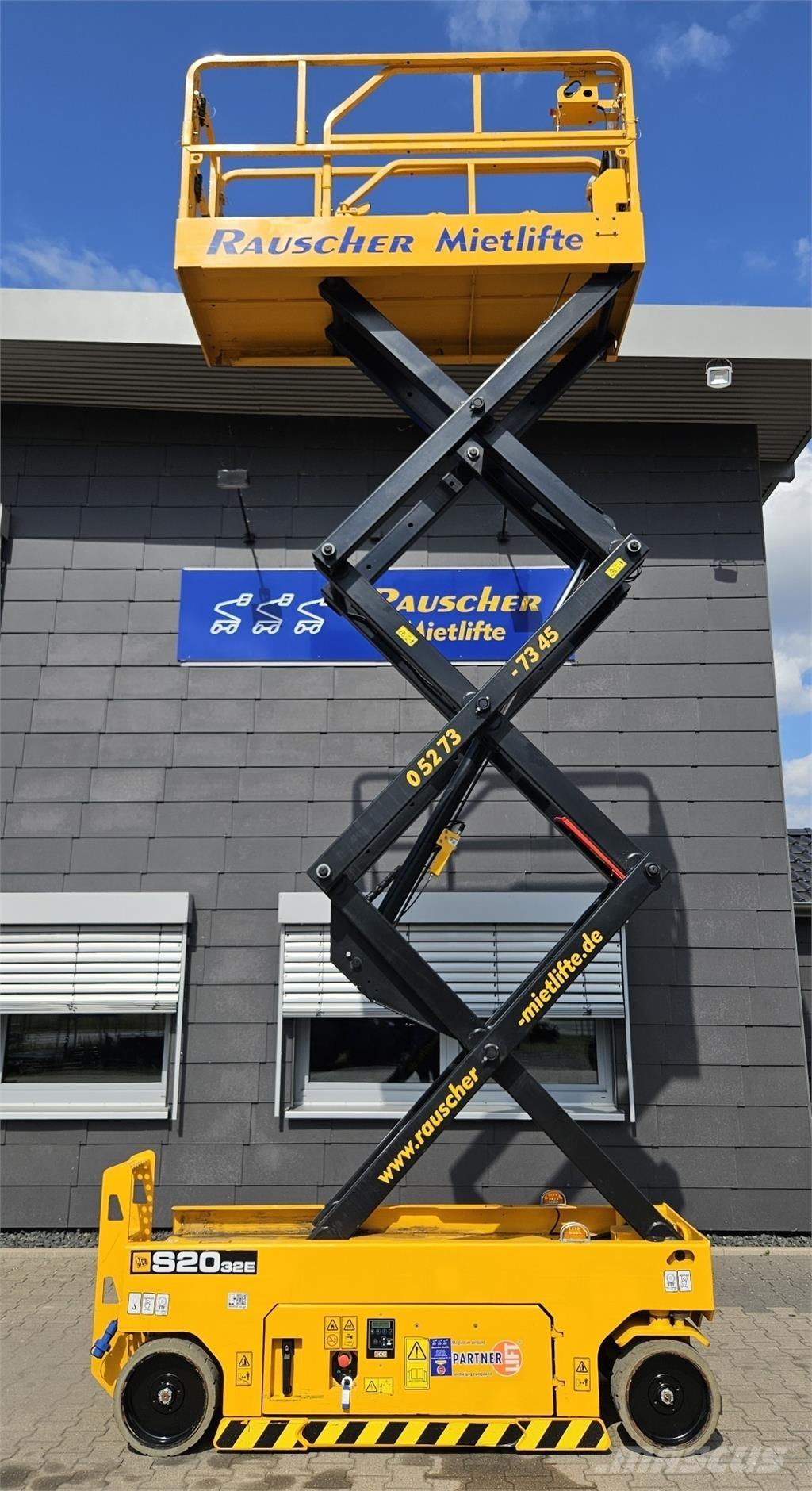 JCB S2032E Makazaste platforme