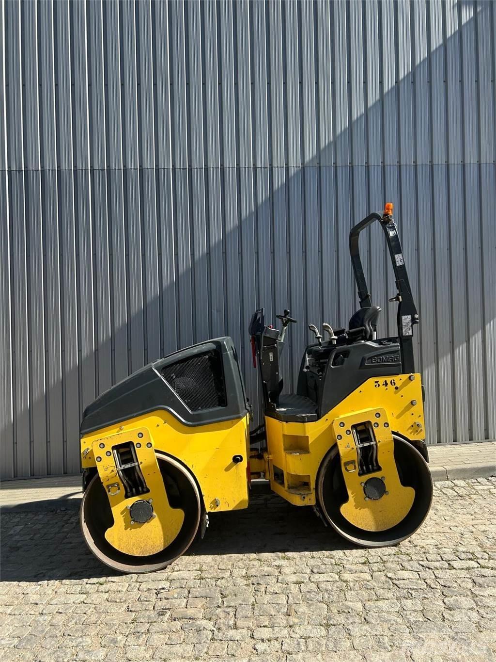 Bomag BW138AD-5 Valjci sa duplim bubnjem