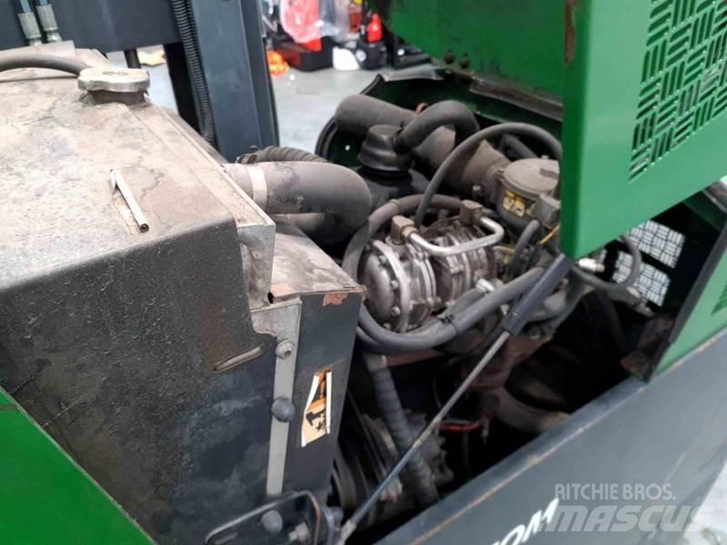 Combilift C4000 Viljuškari sa 4-stranskim dohvatom