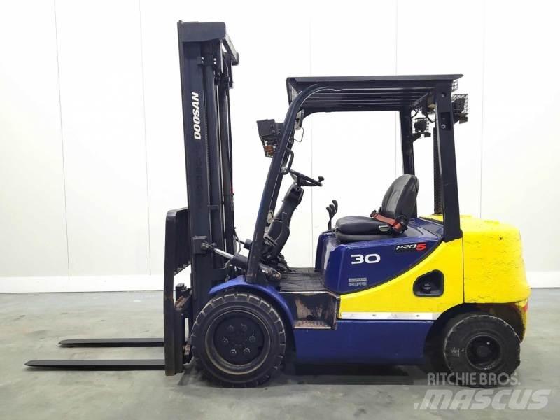 Doosan D30S-5 Dizelski viljuškari