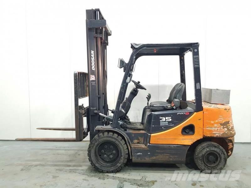 Doosan D35C-5 Dizelski viljuškari