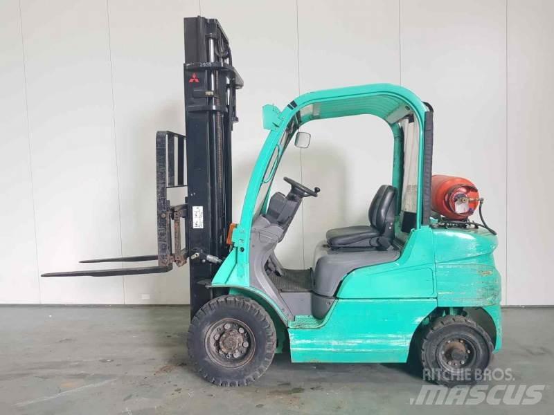 Mitsubishi FG25N Plinski viljuškari
