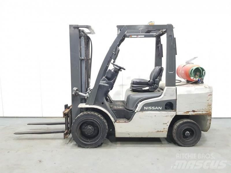 Nissan UG1F2A35DU Plinski viljuškari