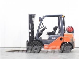 Toyota 02-8FGF30 Plinski viljuškari