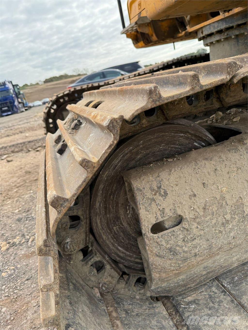 JCB 220X L 4F Bageri guseničari