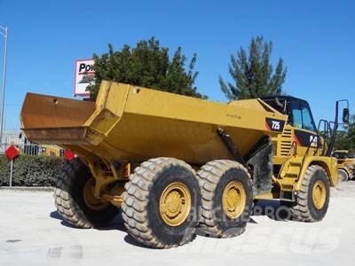 CAT 725 Zglobni damperi