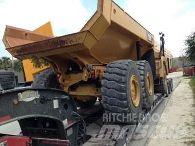 CAT 725C Zglobni damperi