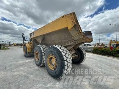 CAT 740 Zglobni damperi