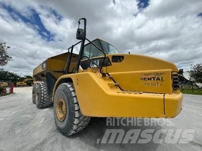 CAT 740 Zglobni damperi