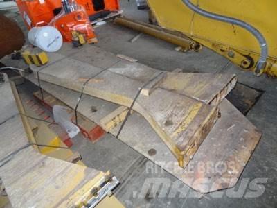 CAT 740 Tailgate Ostale komponente za građevinarstvo