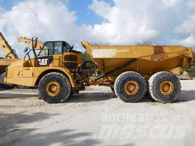 CAT 740B Zglobni damperi