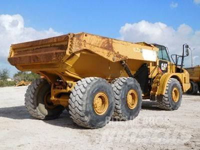 CAT 740B Zglobni damperi