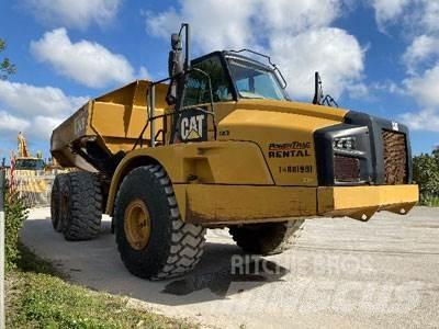 CAT 740B Zglobni damperi