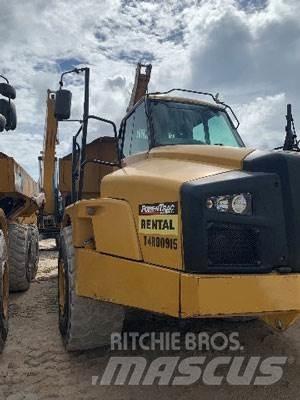CAT 740B Zglobni damperi