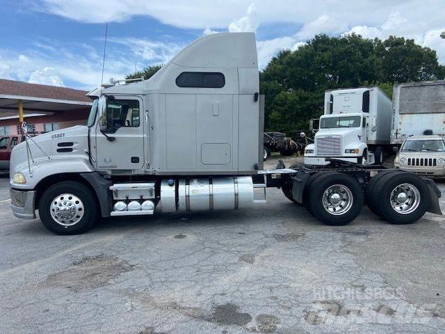 Mack CXU613 Tegljači
