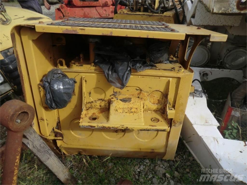CAT 323D Ostalo za građevinarstvo
