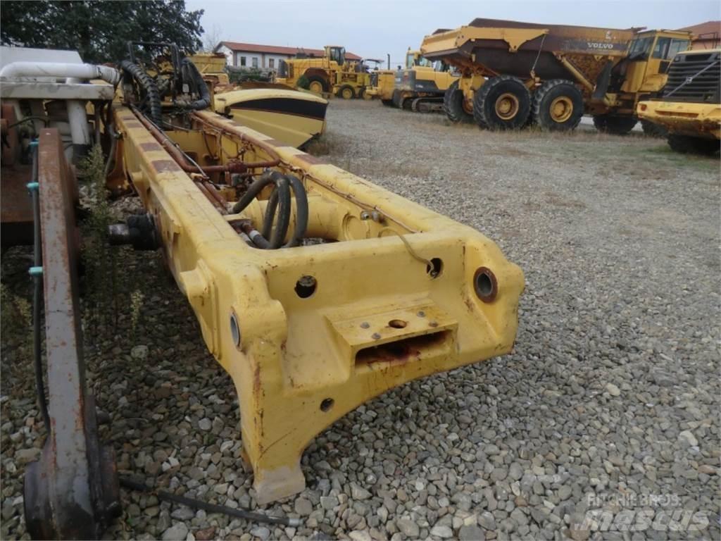 CAT 323D Šasija i vešenje