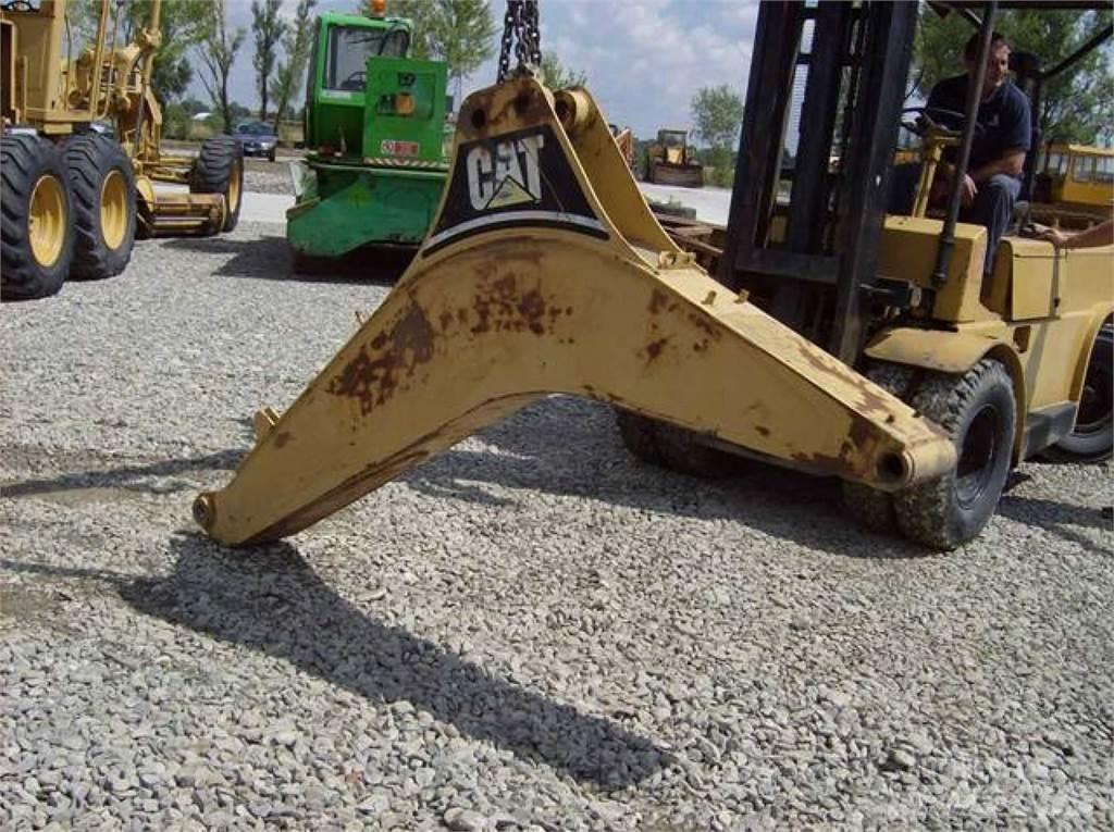 CAT 438C Šasija i vešenje