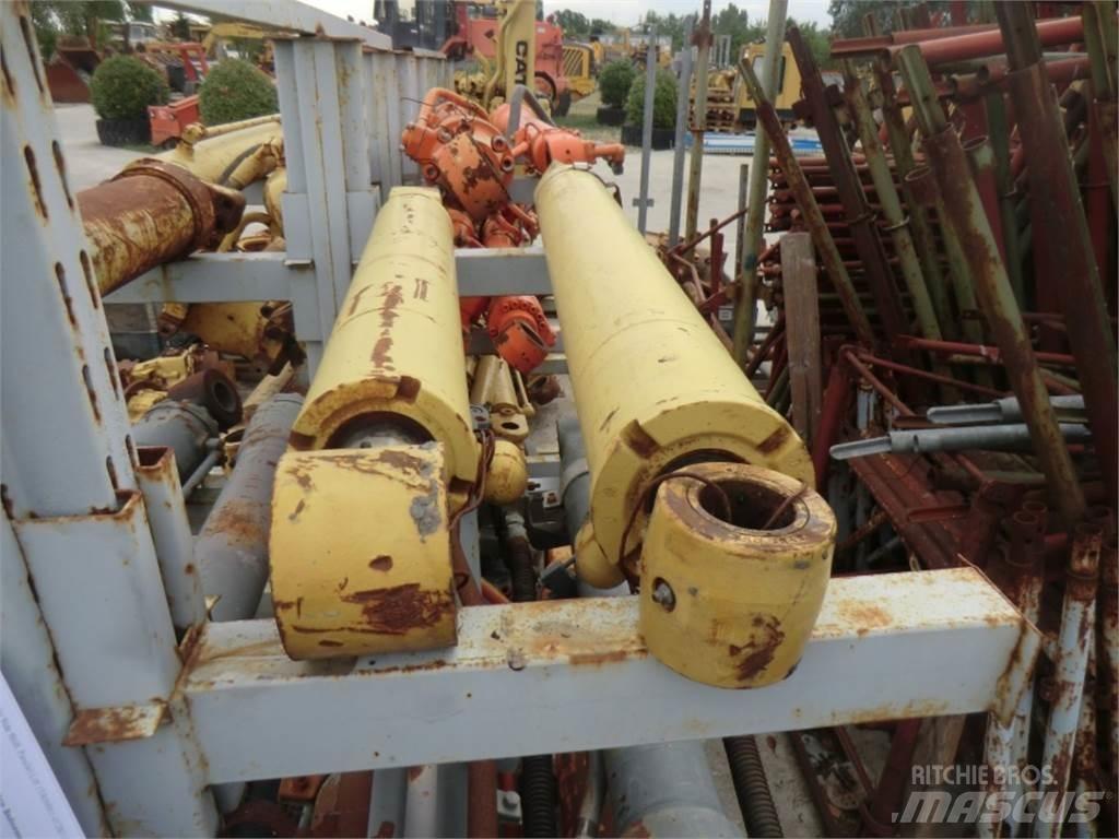 CAT 438C Ostalo za građevinarstvo