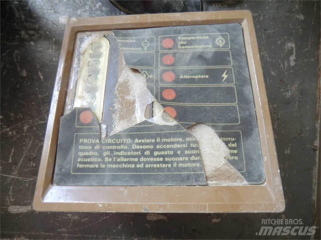CAT 438C Ostalo za građevinarstvo