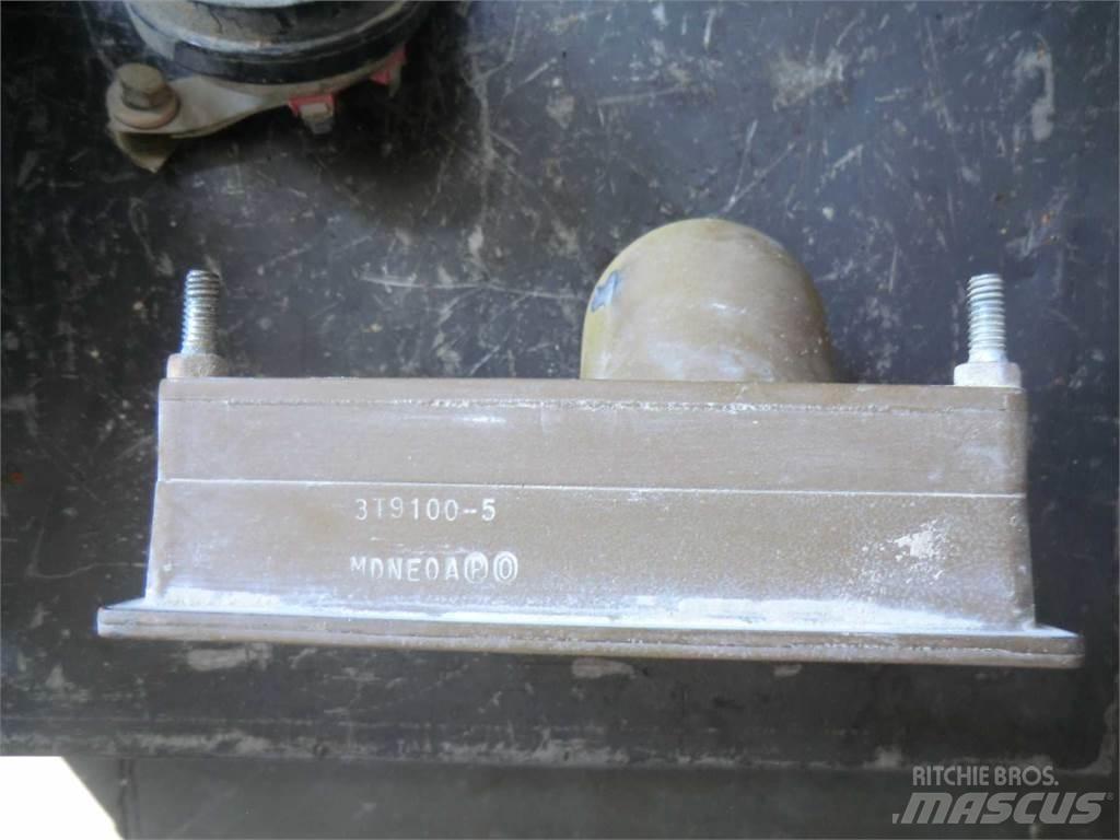 CAT 438C Ostalo za građevinarstvo