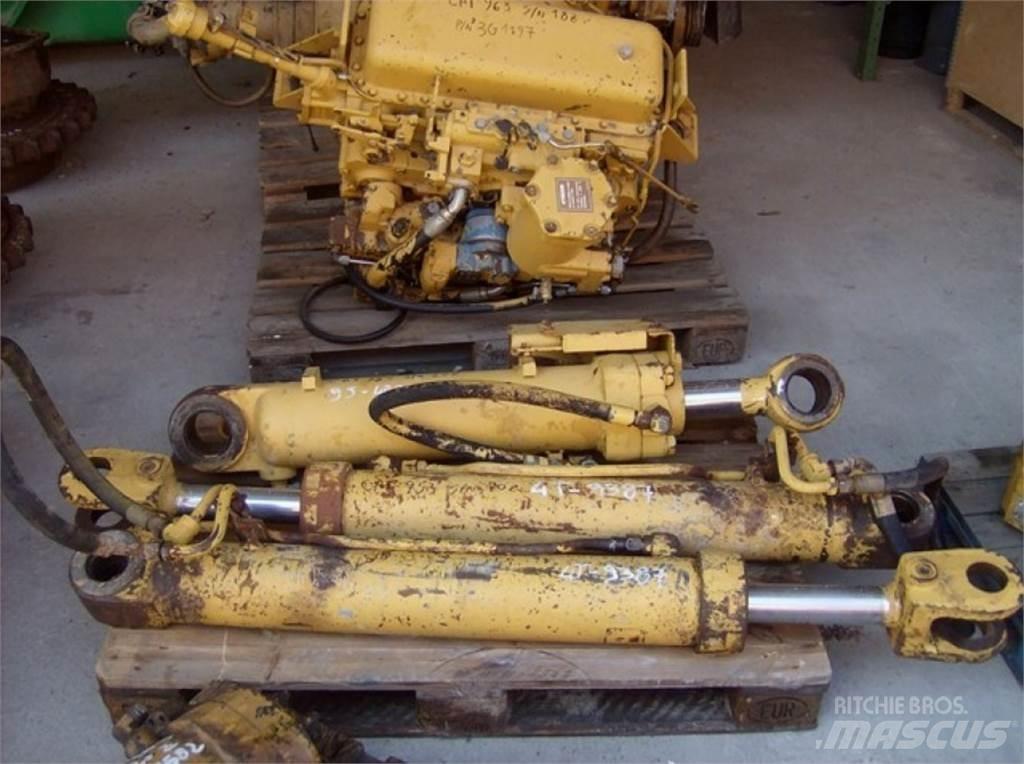 CAT 953 Ostalo za građevinarstvo