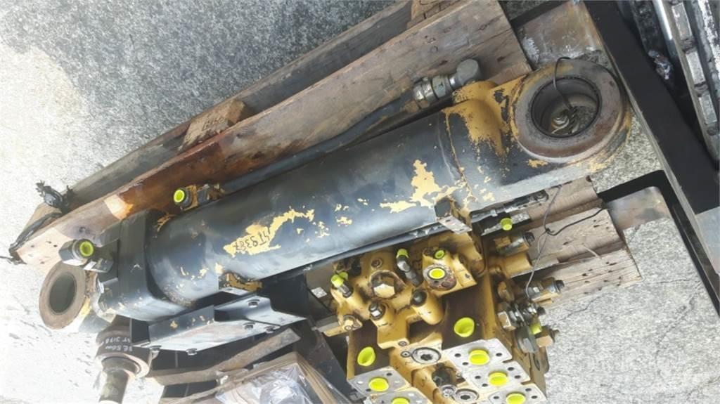 CAT 953C Ostalo za građevinarstvo