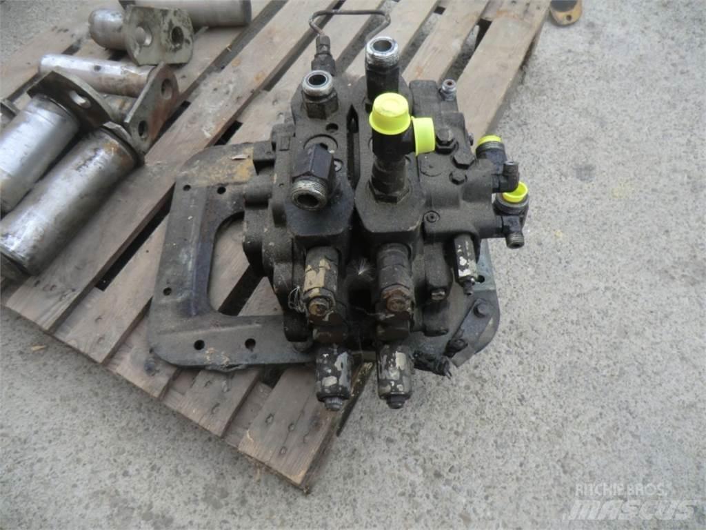 CAT 963D Ostalo za građevinarstvo