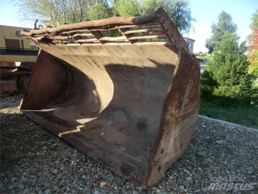 CAT 988B Ostalo za građevinarstvo
