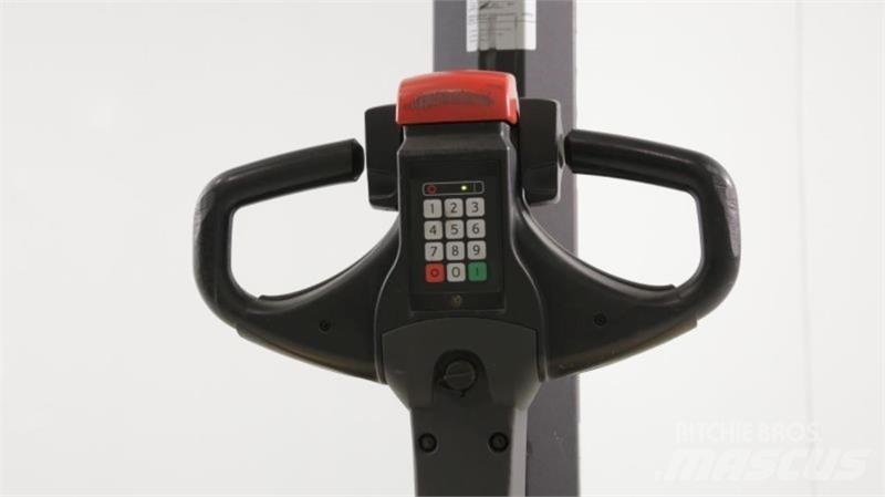 BT SWE080L Samopogonski ručni viljuškari