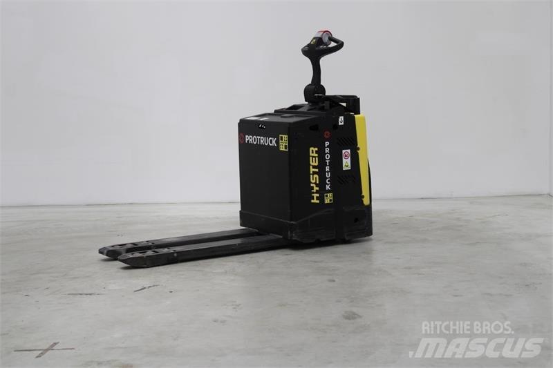 Hyster P2.0S Nisko podizni električni viljuškar sa stajalištom